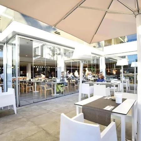 Deluxe With Half Board, Wifi From 250m A *