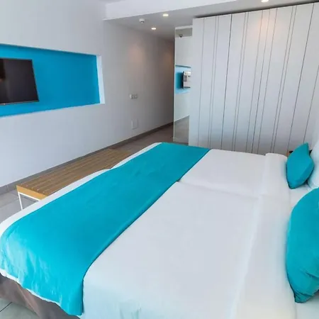 Deluxe With Half Board, Wifi From 250m A 아파트 플라야 델 잉글스